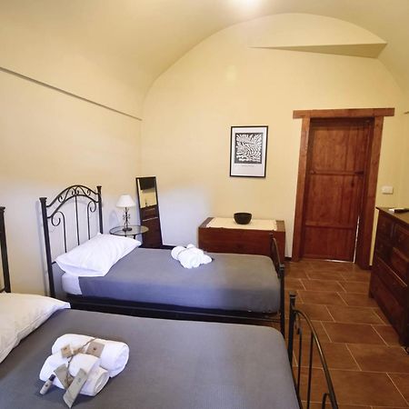 Domum In Petra Casa Nella Roccia Self Check - In Villa Modica Exterior photo