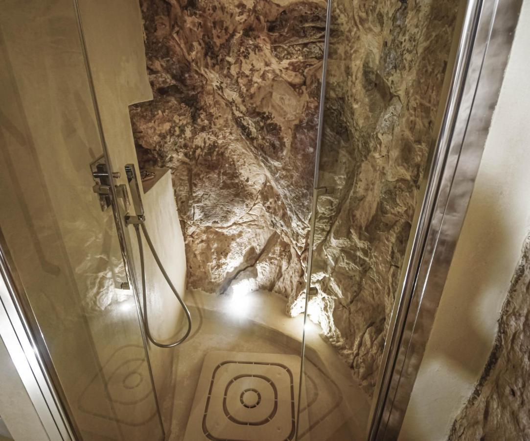Domum In Petra Casa Nella Roccia Self Check - In Villa Modica Exterior photo