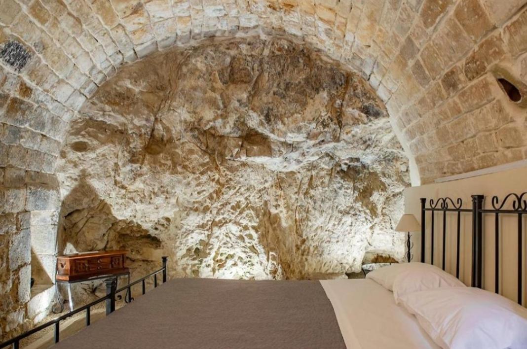 Domum In Petra Casa Nella Roccia Self Check - In Villa Modica Exterior photo